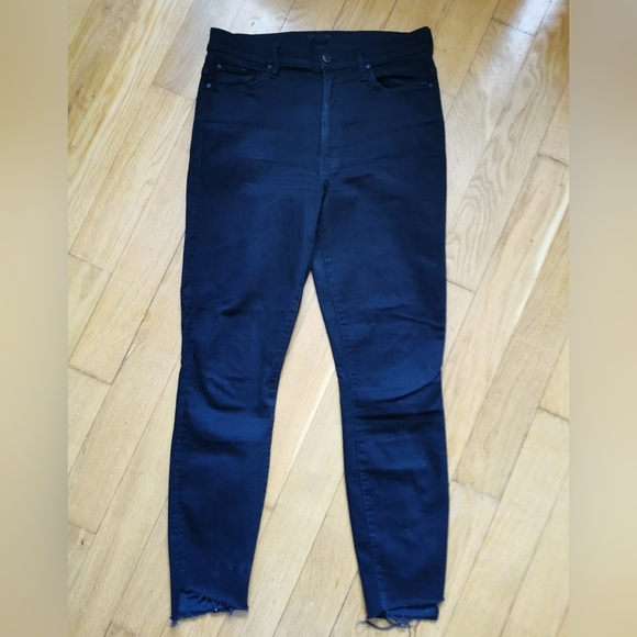 Mother Women's Size 29 stunner zip ankle step fray, not guilty - Picture 6 of 12